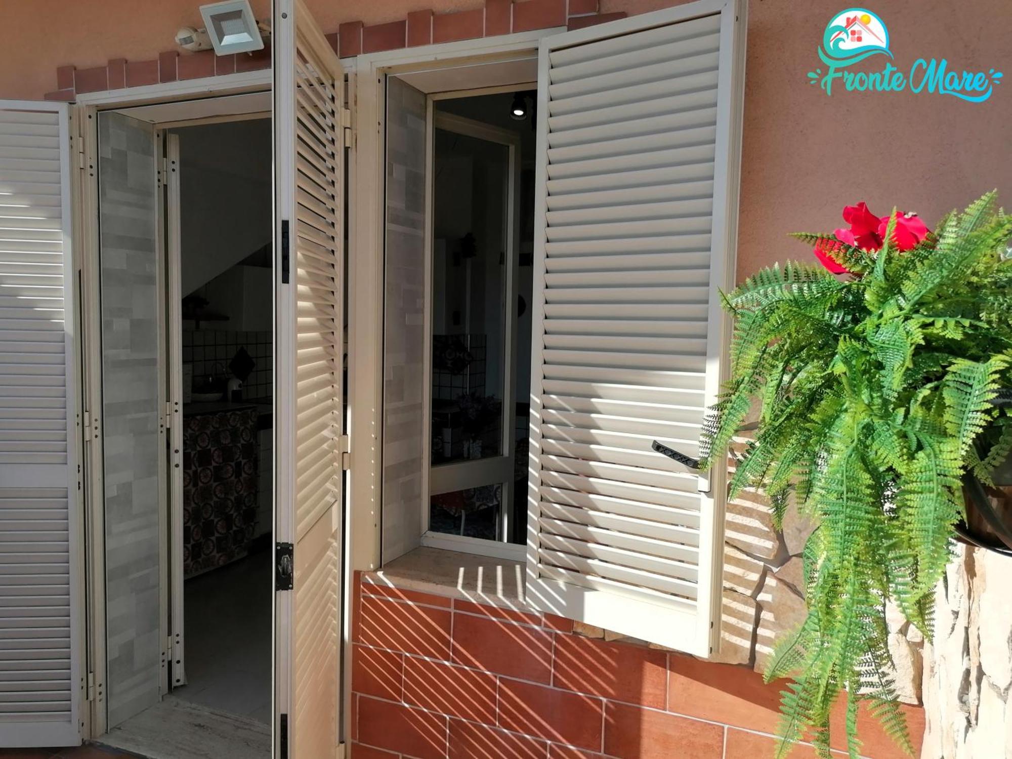 Vila Casa Fronte Mare Santa Teresa Di Riva Exteriér fotografie